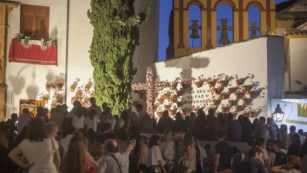 Cruz de mayo de la Paz en la cuesta del Bailío