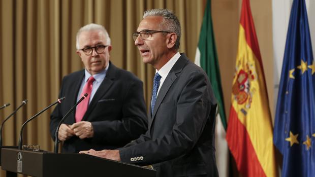 La Junta endosa la gestión de ayudas millonarias a fundaciones y agencias sin funcionarios