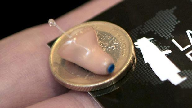 Pinganillo de tamaño muy reducido y de los que se ha constatado su uso entre alumnos de la UCO