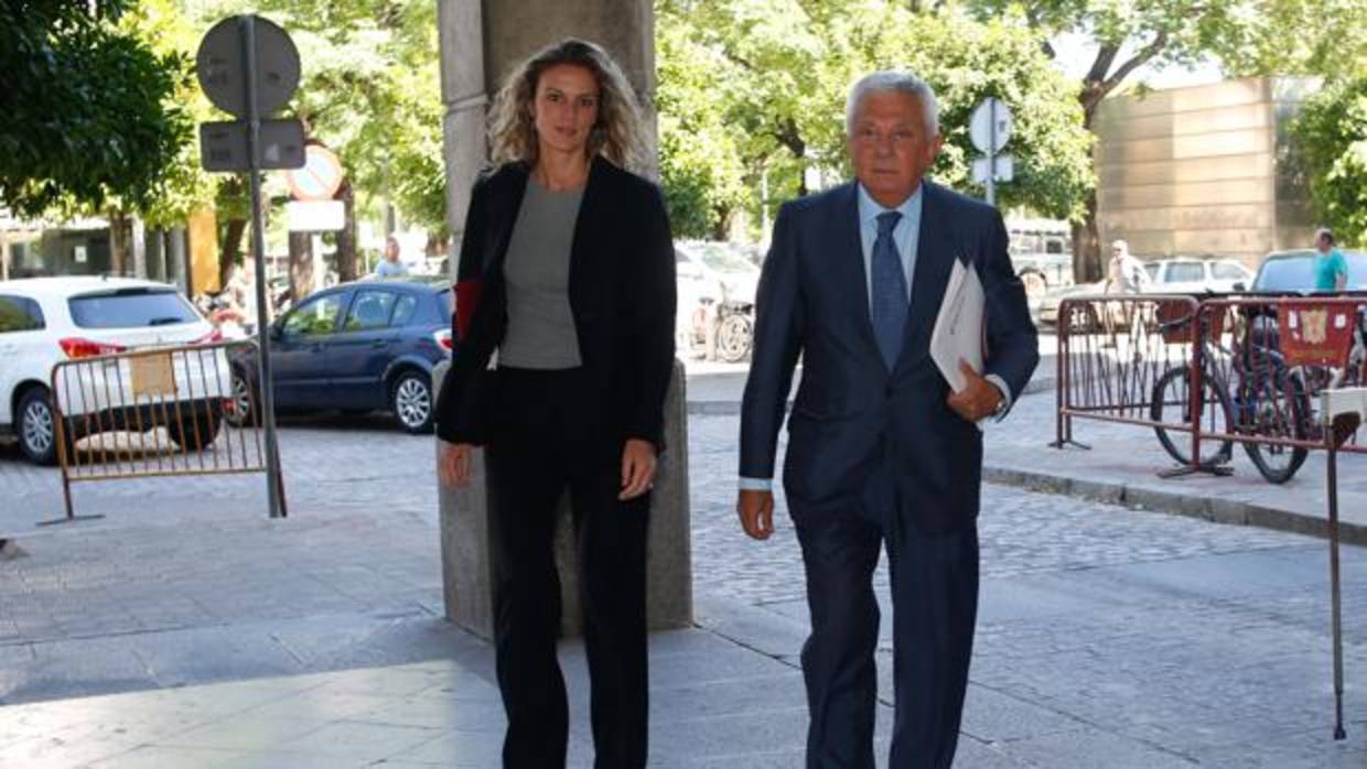 Francisco Herrero, un empresario y una trabajadora de la Cámara de Comercio han testificado este martes