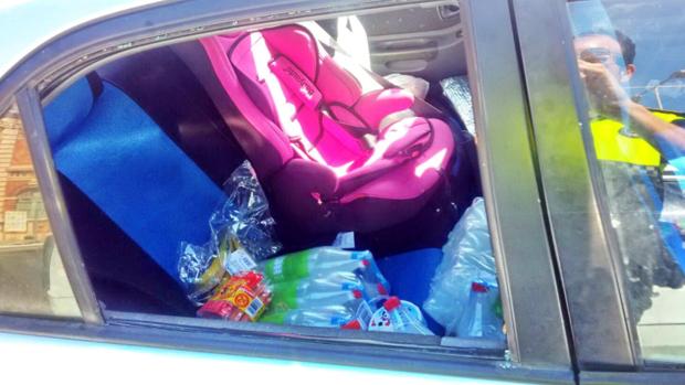 La juez dicta alejamiento a la madre que dejó a su hija una hora en coche al sol en Almería