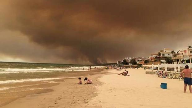 Pocos bañistas quedan a media tarde en Matalascañas