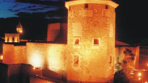 El Castillo del Moral alberga el Museo Arqueológico y Etnológico de Lucena