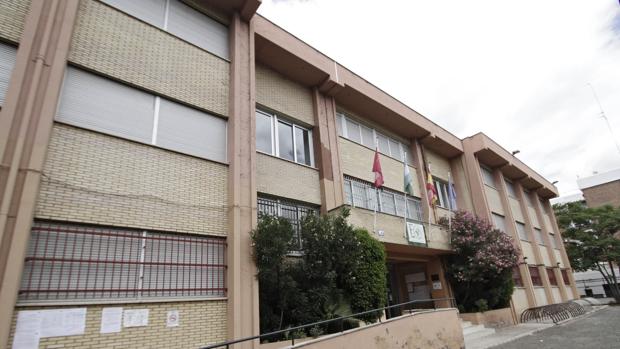 Exámenes a 45 grados y lipotimias por el calor en escuelas oficiales de idiomas de Andalucía