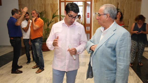 Pedro García (IU), primer teniente de alcalde de Córdoba: «¿Qué debe entregar ETA? ¿Tirachinas?»