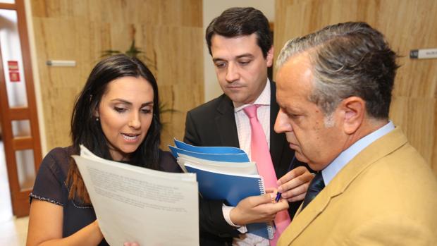 El «tripartito» rechaza pedir a la Junta que se involucre en mejorar la climatización de los colegios concertados