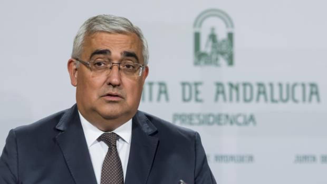 El consejero de Economía y Conocimiento, Antonio Ramírez, en rueda de prensa