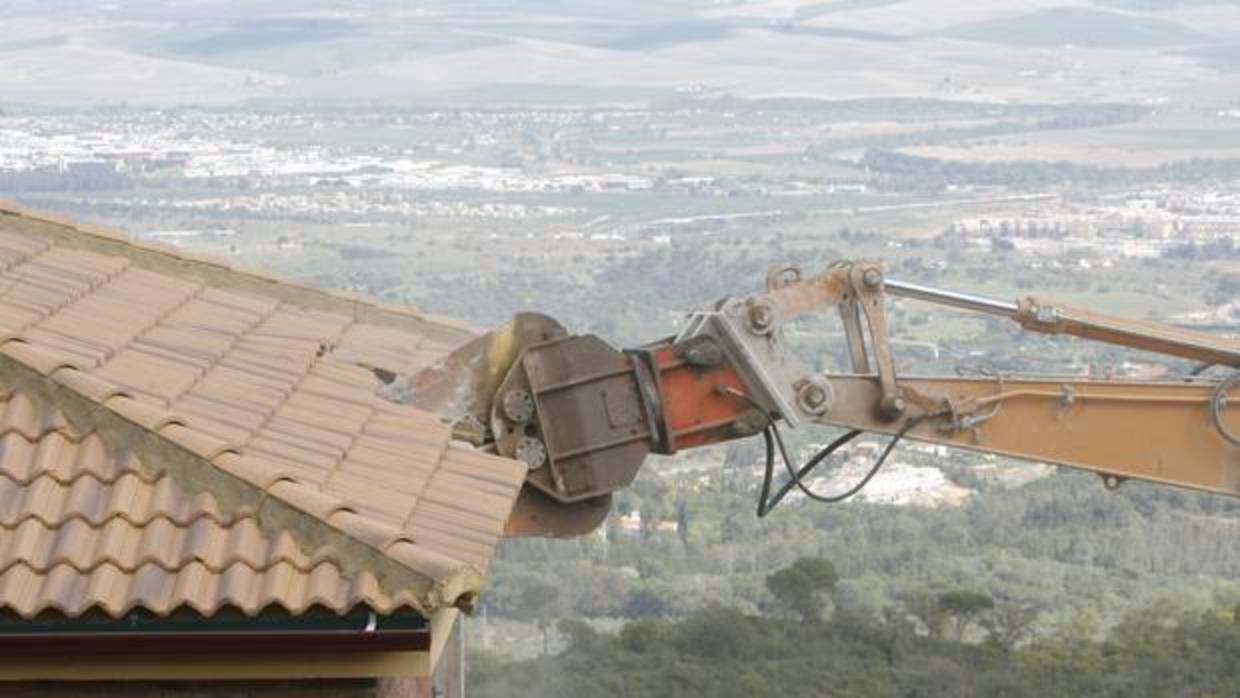 Derribo de una casa ilegal en Córdoba