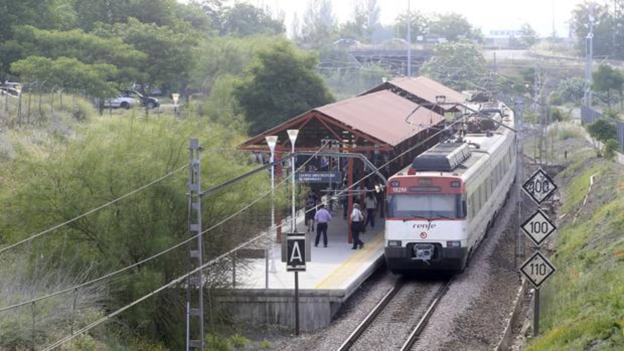 Tren que conecta Córdoba con el campus de Rabanales de la UCO