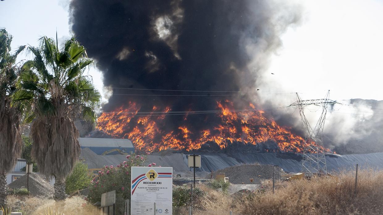 Incendio en la planta de reciclaje de Recicor XXI