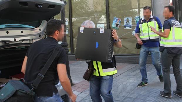 Imagen de archivo de unos registros de la Policía Nacional