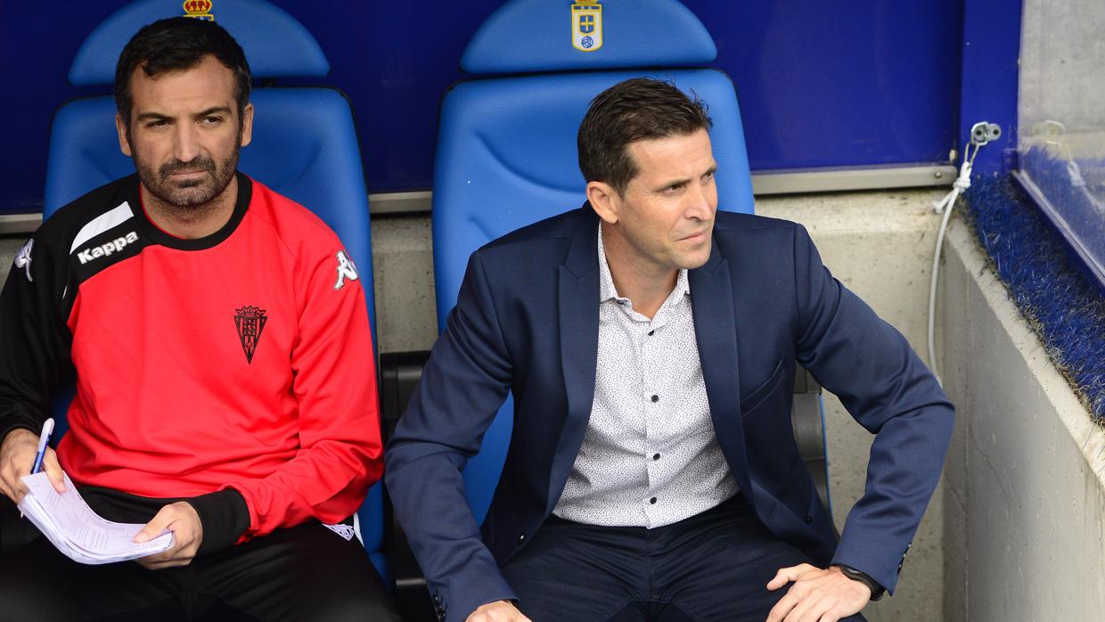 Juan Merino junto a su segundo entrenador Rafael Pichardo