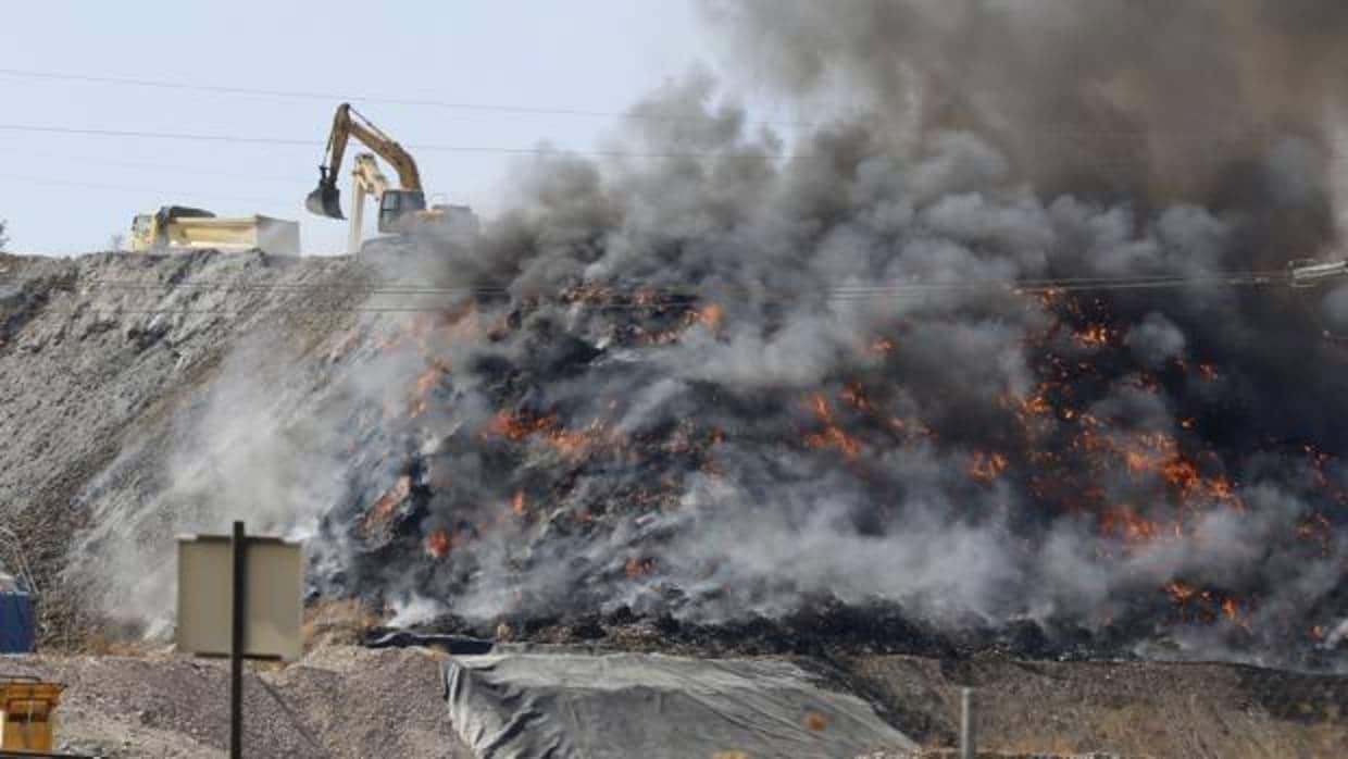 El fuego de Recicor XXI consumió 12.000 toneladas de plástico sin medidas de protección