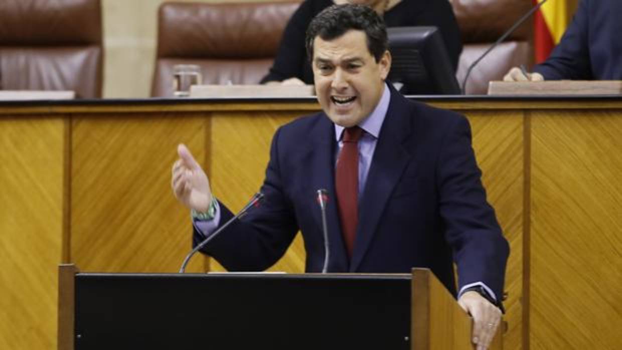 Juanma Moreno en el Parlamento andaluz