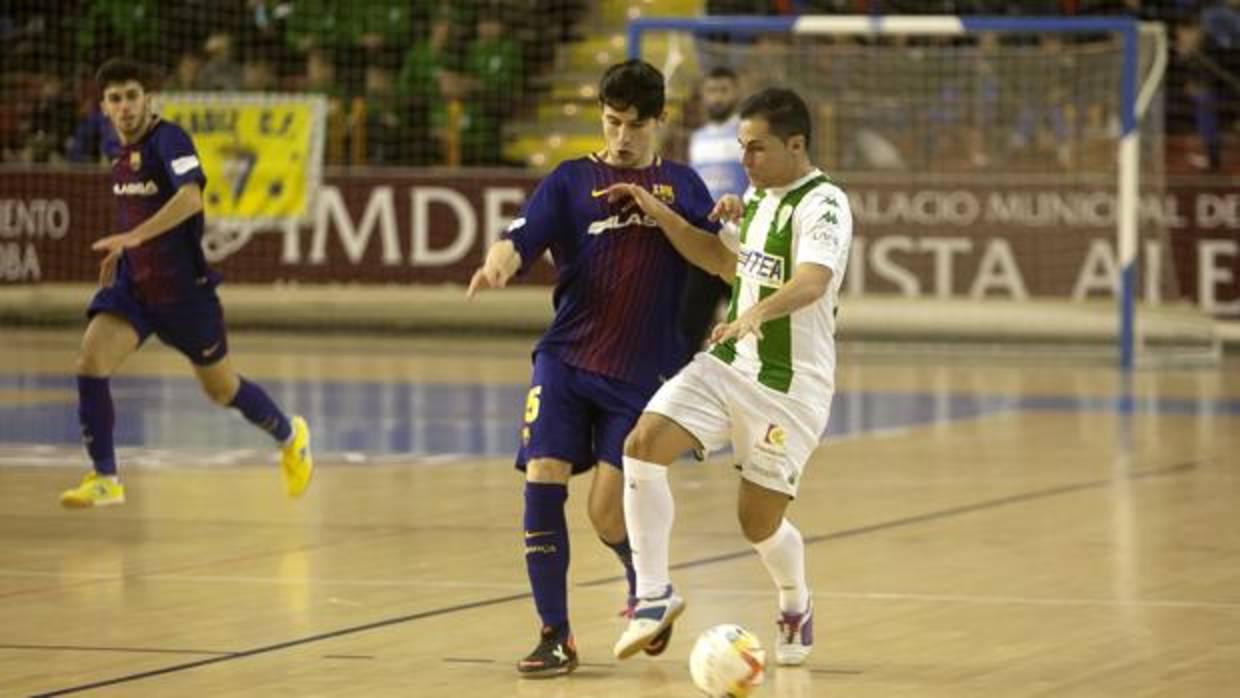 Pakito pugna con Cols