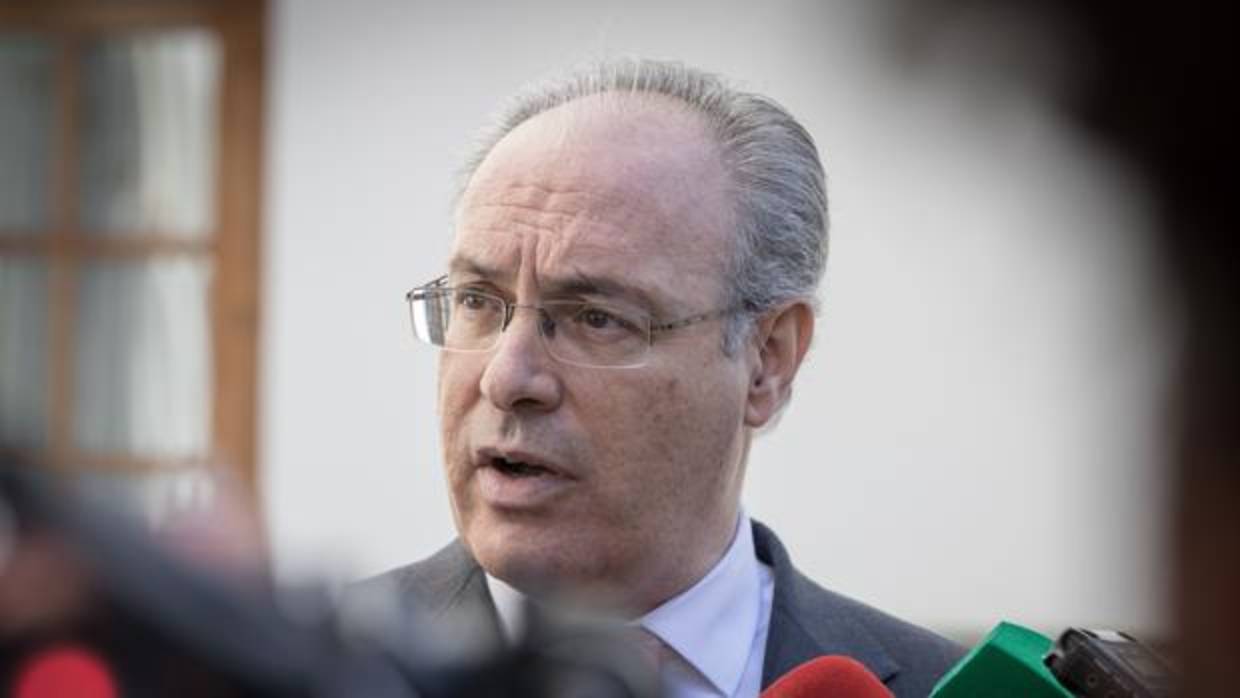 Juan Pablo Durán dando explicaciones a los medios el pasado jueves