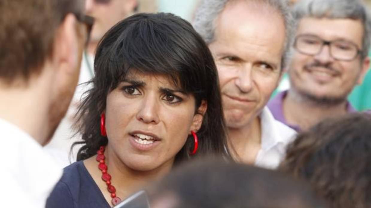 Teresa Rodríguez en un acto de campaña de Ganemos en 2015