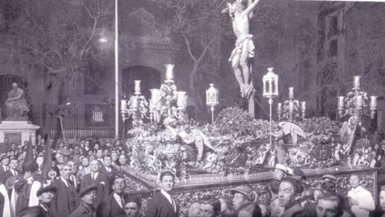 El Cachorro, sobre el paso que talló en 1929 Antonio Castrillo Lastrucci