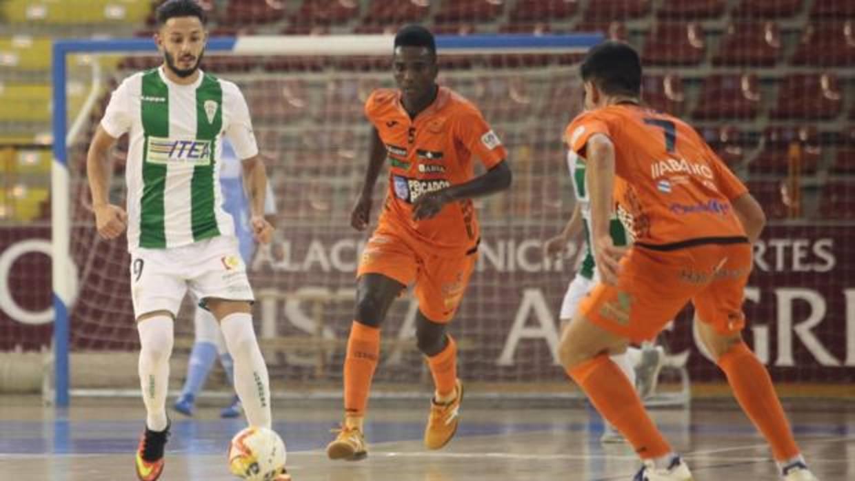 David Leal durante el duelo ante el Pescados Rubén Burela de la primera vuelta