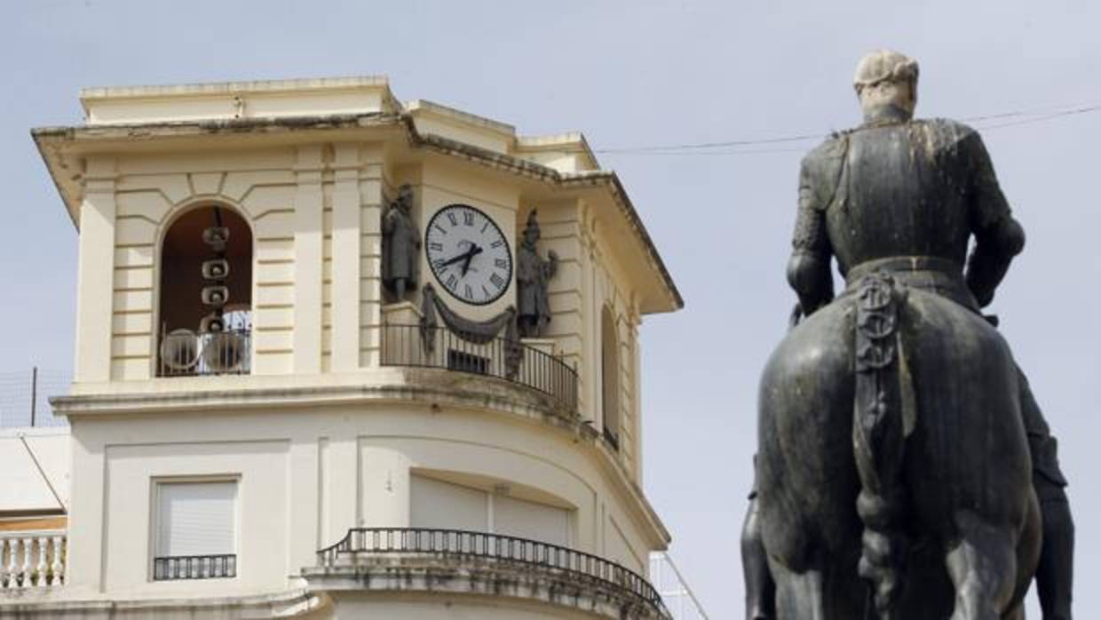 El reloj de la plaza de las Tendillas