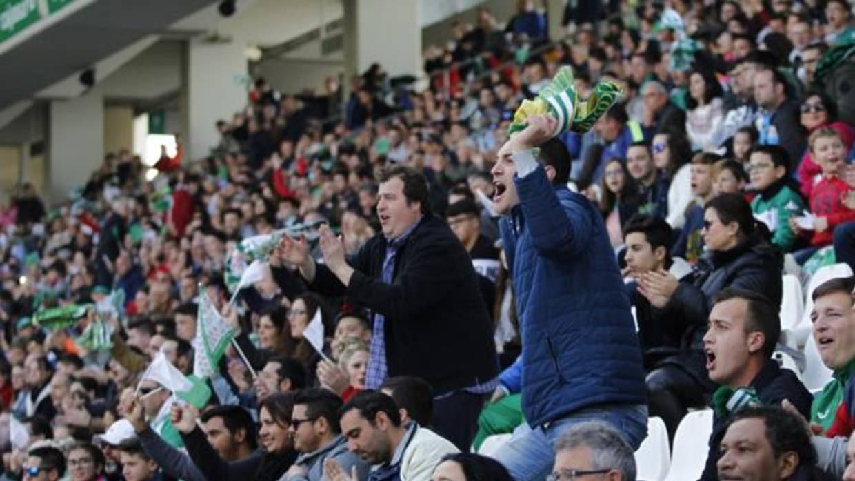 Las gradas del estadio El Arcángel totalmente llenas en el último partido ante el Lugo