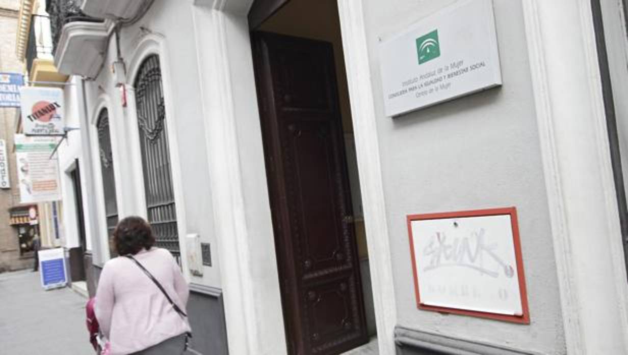 Edificio del Instituto Andaluz de la Mujer, en Sevilla