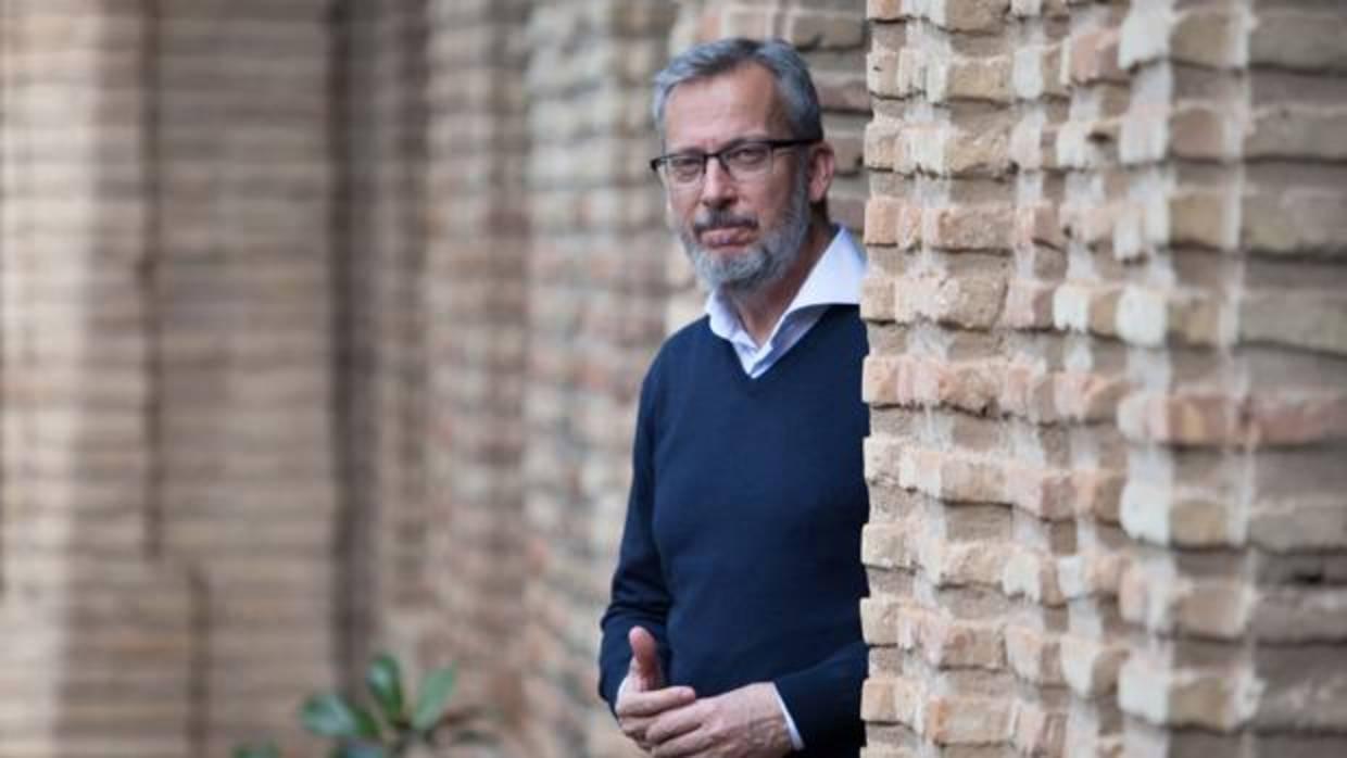 El catedrático de Arqueología Carlos Márquez, en la facultad de Historia