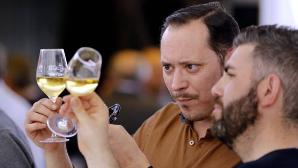 Las bodegas hablan de cada vez más amantes del vino que redescubren los generosos