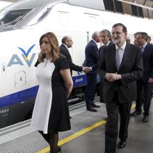 Susana Díaz y Mariano Rajoy en la estación sevillana de Santa Justa