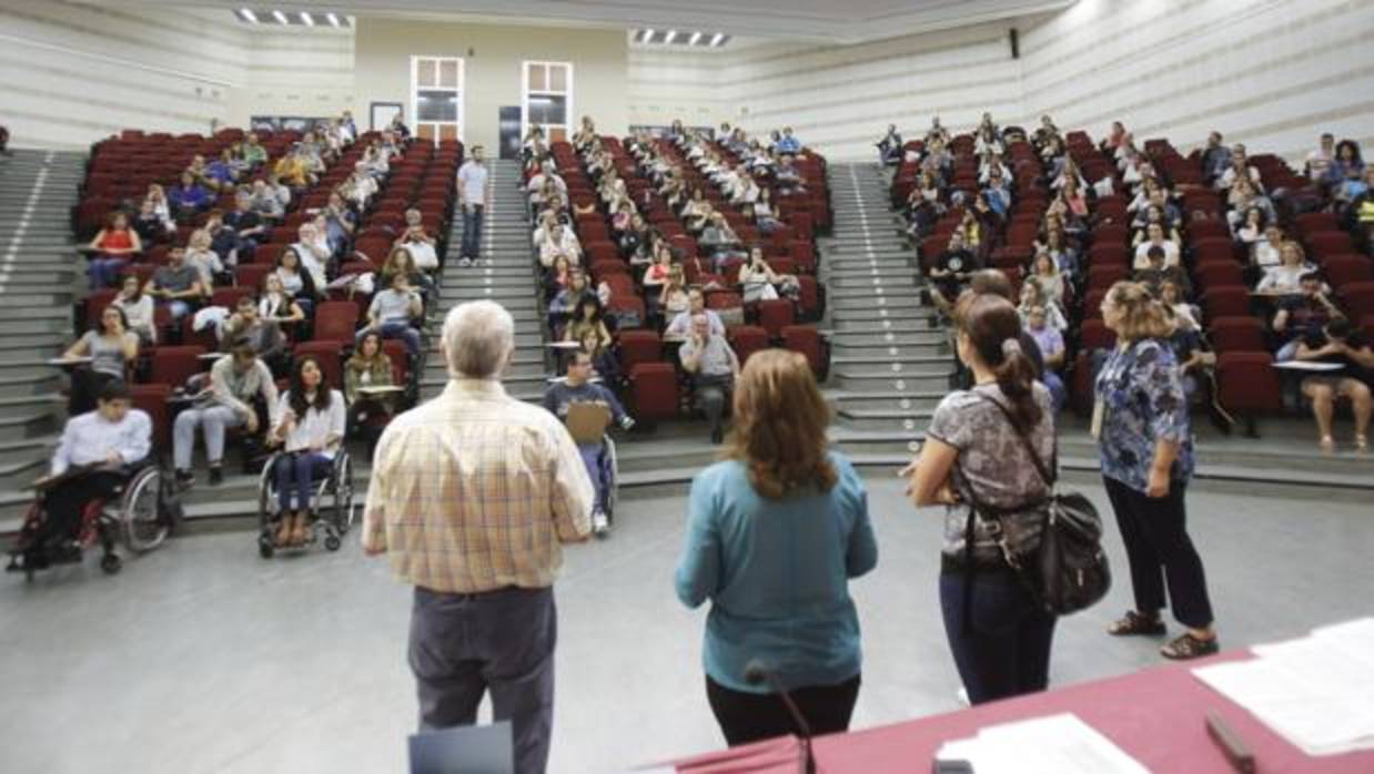 Imagen de unas oposiciones en Rabanales