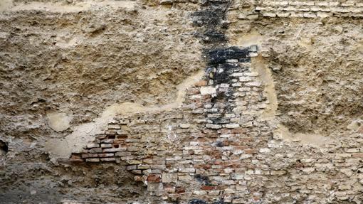 Detalle del estado que muestra la Muralla Este del Alcázar de los Reyes Cristianos