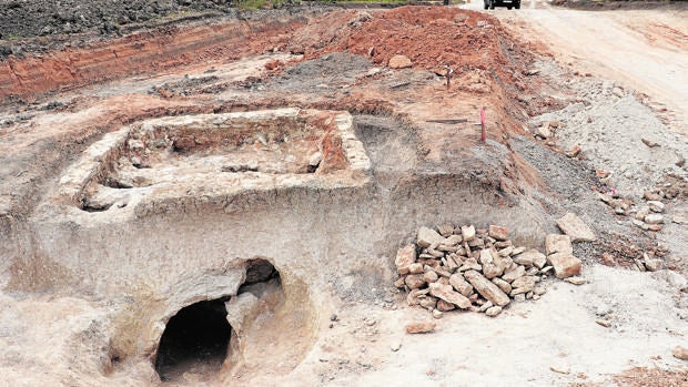 Las obras de la variante norte de Lucena sacan a la luz un horno romano en muy buen estado de conservación