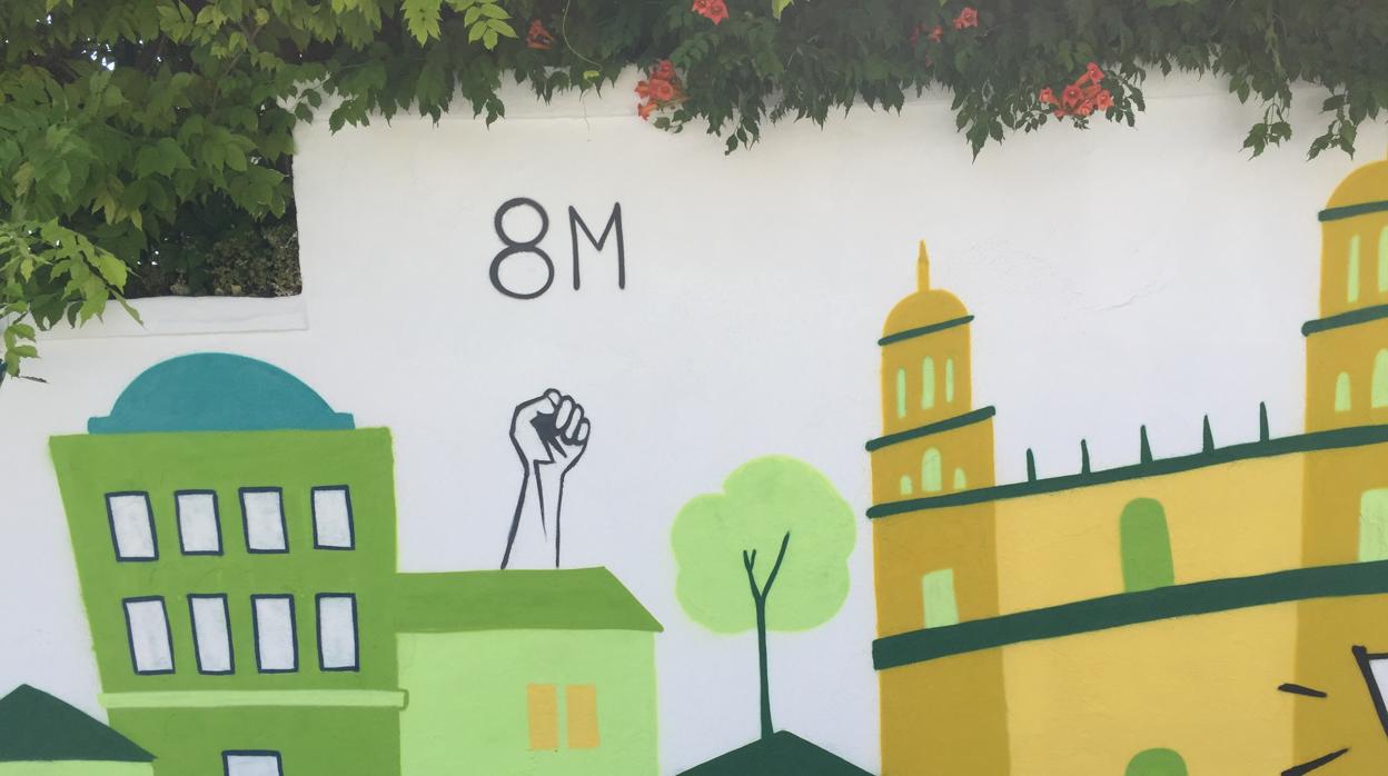 Parte del mural que refleja el puño en alto que ha suscitado la polémica