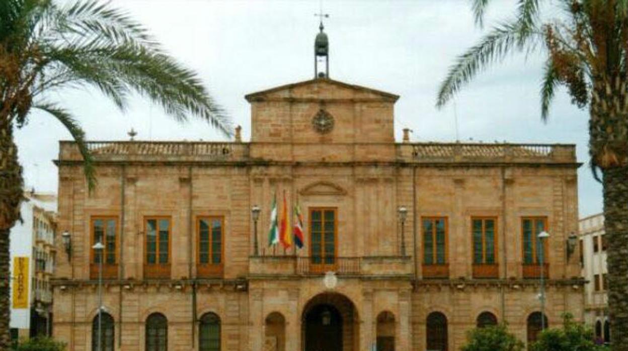 Fachada del Ayuntamiento de Linares