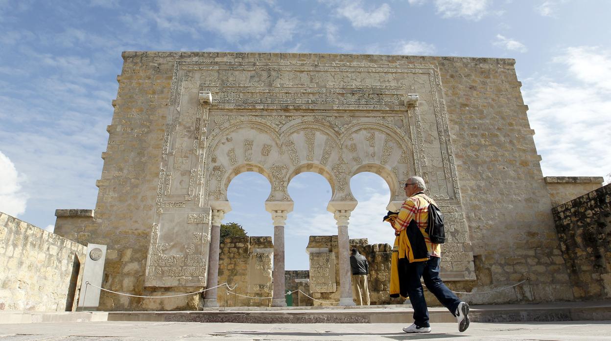 Portada de la casa de Ya'Far en Medina Azahara