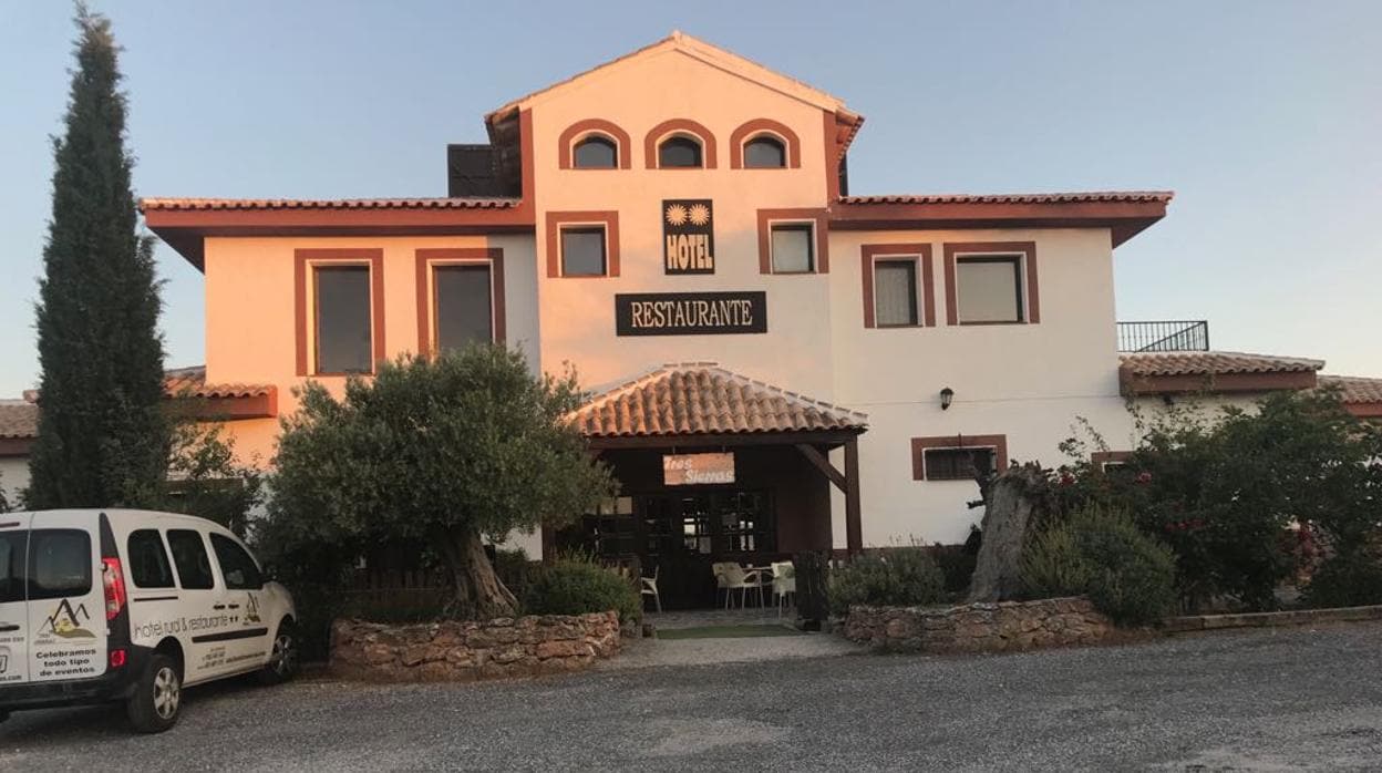 Hotel en el municipio de Gor donde se encontrarían alojados menores inmigrates, según el PP de Granada