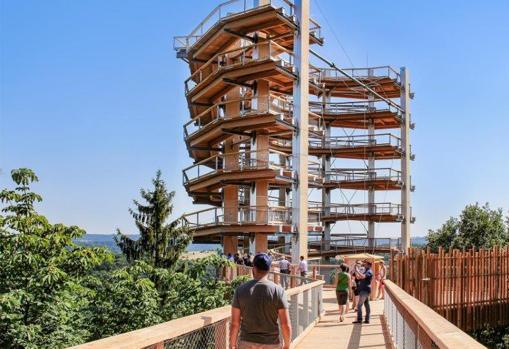 Torre mirador construida por la empresa alemana EAK