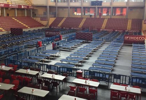 Aspecto que presenta esta tarde la pista central de Vista Alegre con camas y mesas