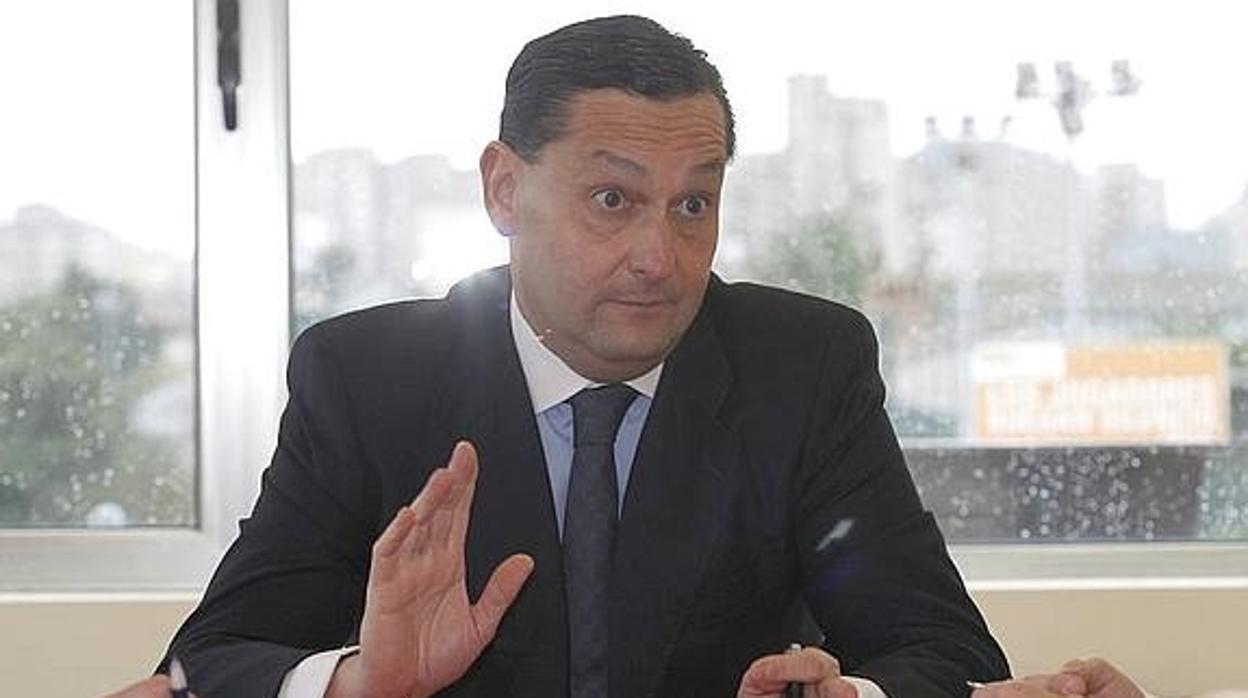 Alfredo García Amado en un encuentro con la prensa