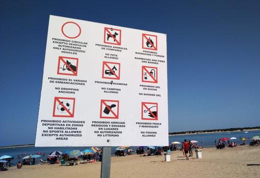 Cartel informativo en Sanlúcar