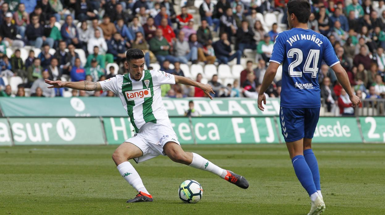 El delantero Alberto Quiles, en el partido ante el Lorca de la pasada temporada