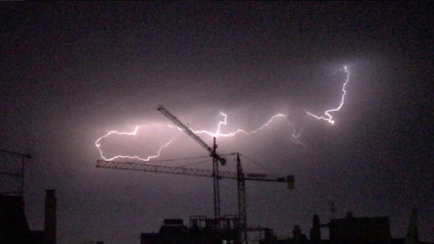 Un tormenta de verano deja 30 incidencias en Granada