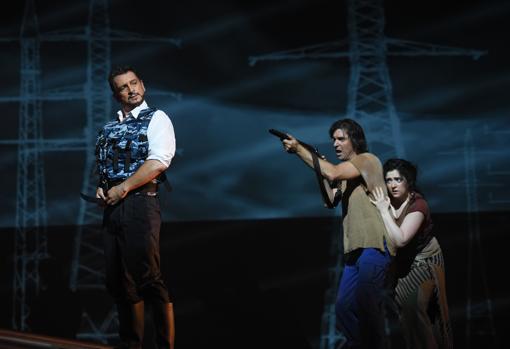 El comendador de la ópera amenazado de muerte