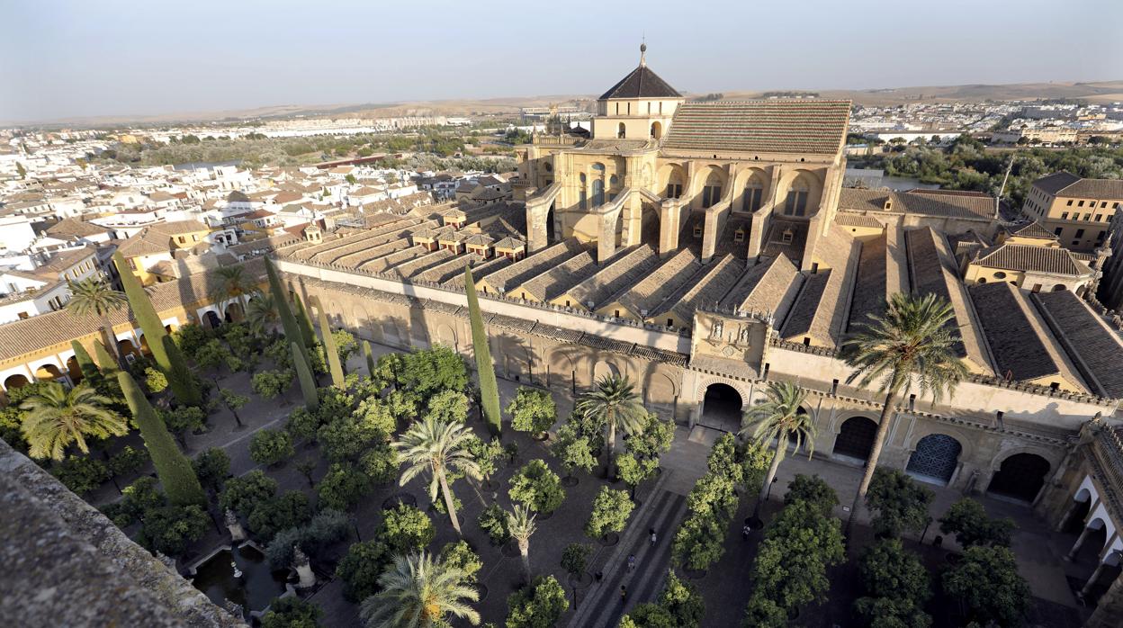 Panorámica de la Mezquita-Catedral de Córdoba desde su torre campanario