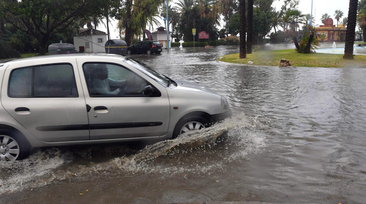 Las fuertes lluvias podrían haber provocado la muerte de un hombre en Marbella