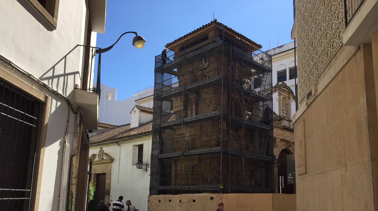 La torre-alminar de San Juan de los Caballeros perimetrada para la restauración