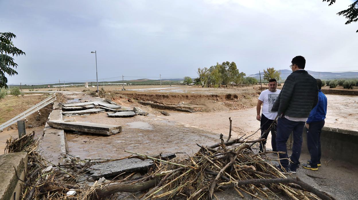 Inundaciones en el municipio sevillano de El Rubio, salida hacia Marinaleda