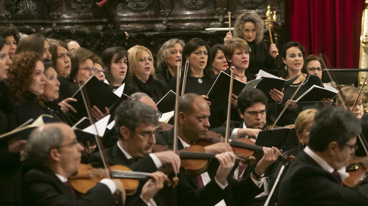 La Orquesta de Córdoba y el Coro de öpera de cajasur con el «Requiem» de Mozart