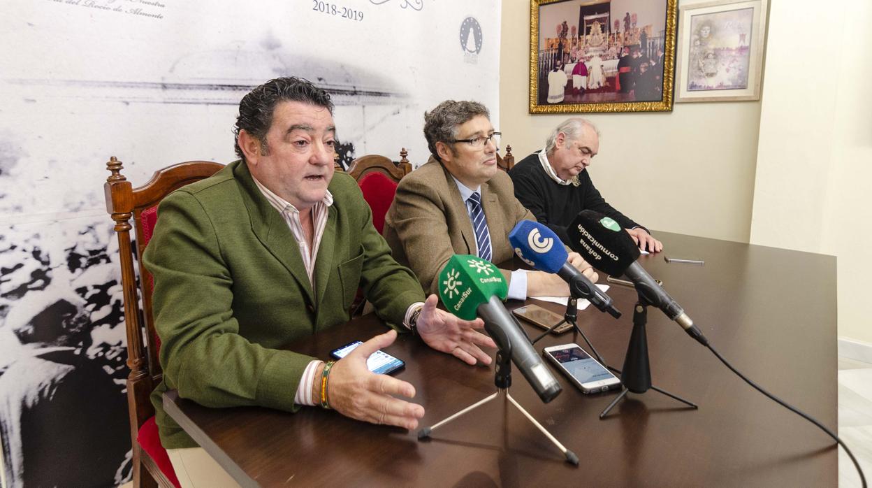 De izquierda a derecha: Rafael González Serna, Juan Ignacio Reales y Jesús Bola