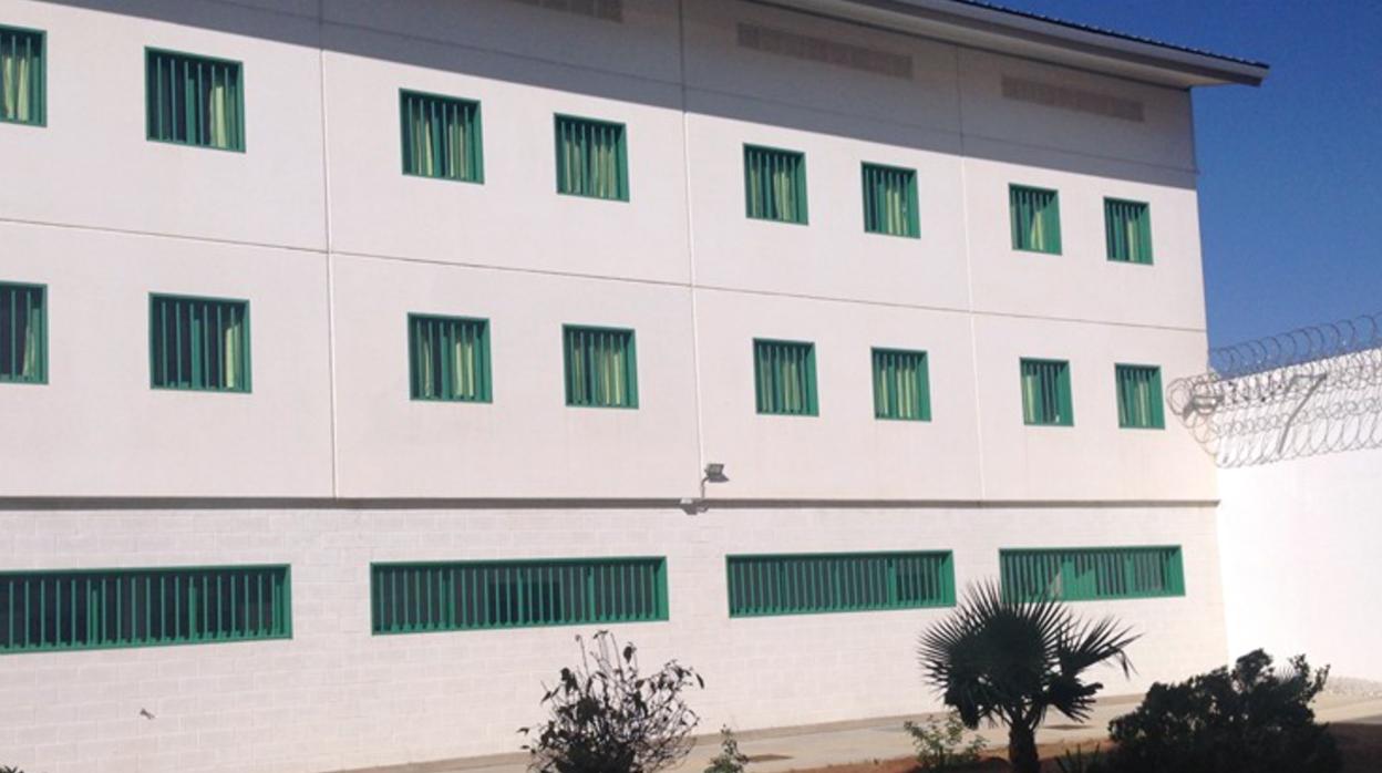 Módulos interiores del centro penintenciario de El Acebuche en Almería.